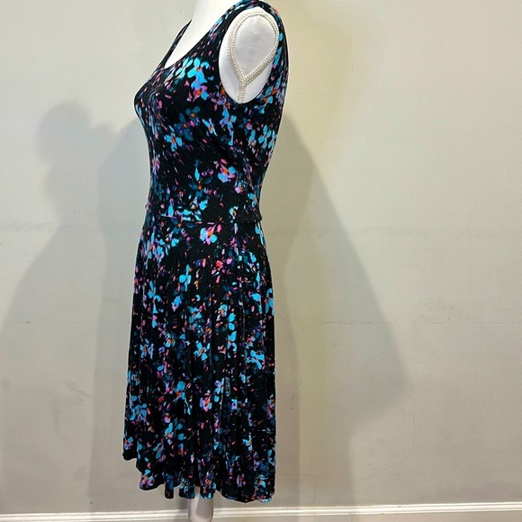Cynthia Rowley Fit and Flare dark floral dress Size Small - Picture 3 of 5